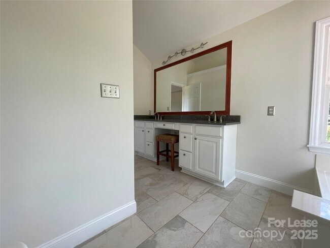 Building Photo - 8509 Netherfield Ct