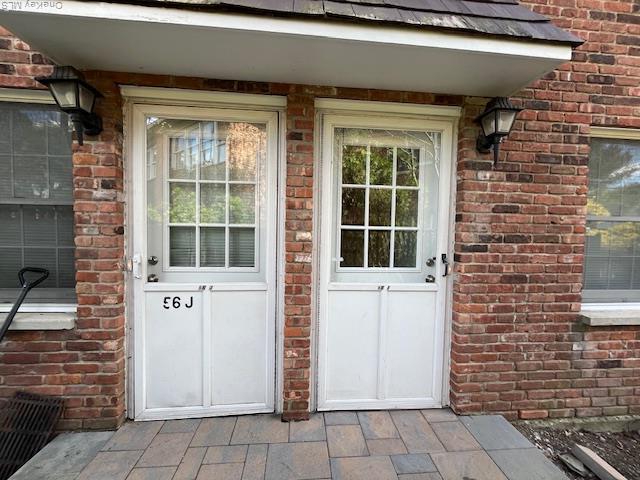 Building Photo - 56 Sintsink Dr E