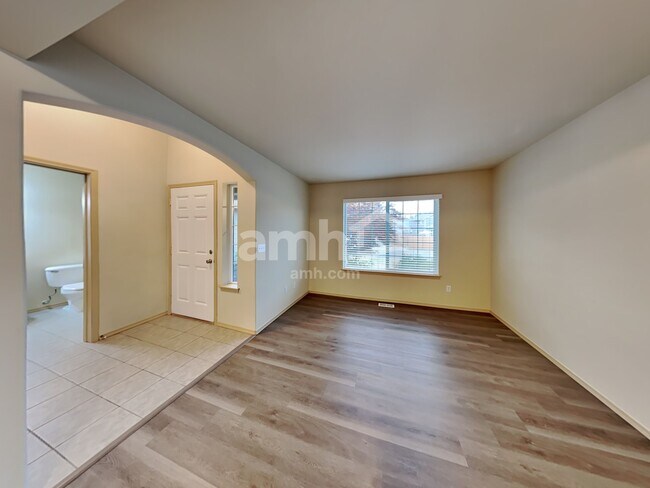 Building Photo - 20507 193rd Avenue Ct E
