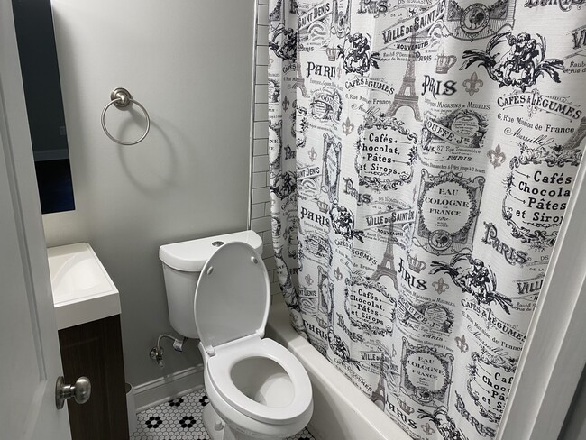 Building Photo - 1258 Holbrook Terrace NE