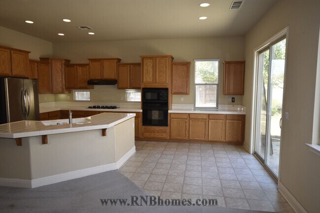Building Photo - 204 Dodd Pl