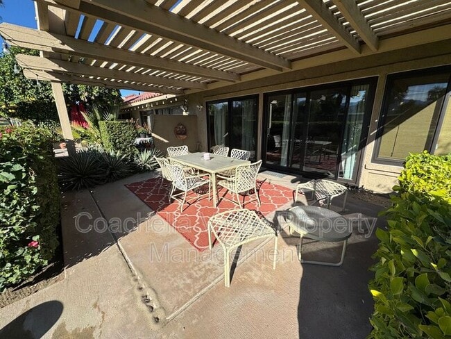 Building Photo - 77739 Woodhaven Dr S