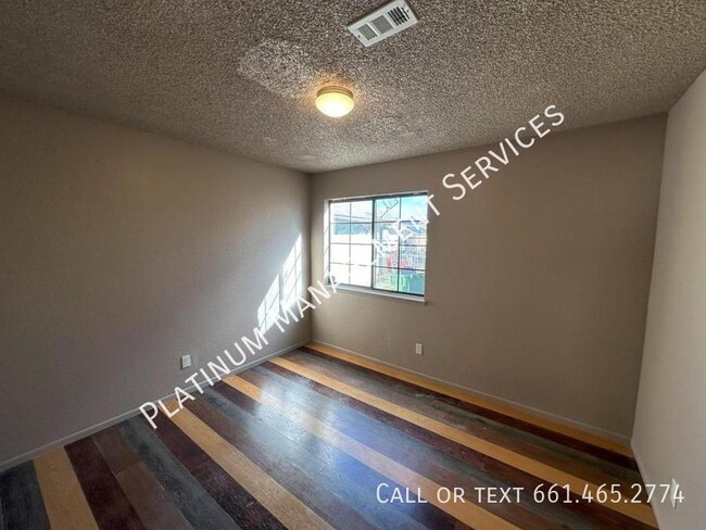 Building Photo - 37609 15th St E