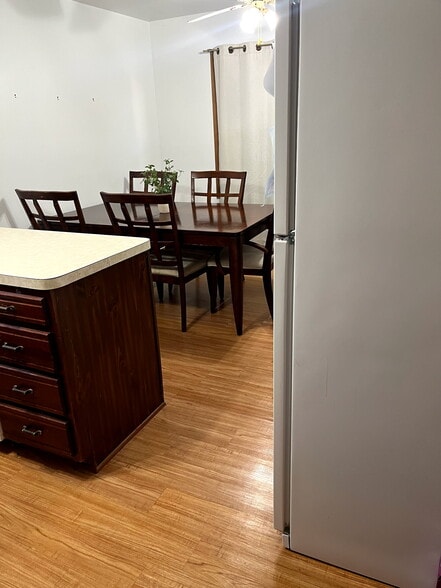 Building Photo - 903 E Ardyce Ln