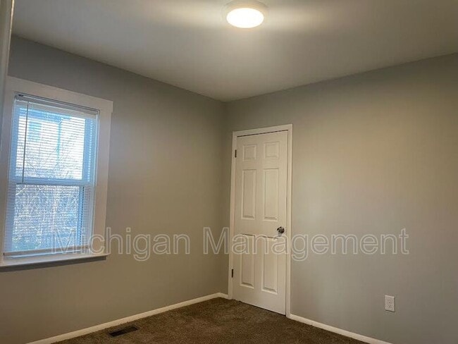 Building Photo - 3738 Edgar Ave