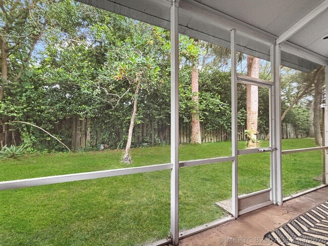 Building Photo - 4528 Thornwood Cir