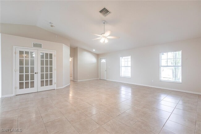 Building Photo - 2121 NW 18th Pl