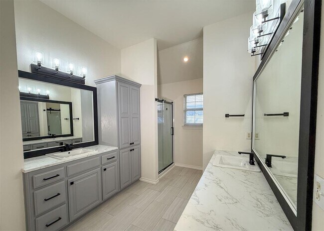 Building Photo - 16517 Tonka Trail