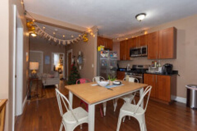 Building Photo - 5 Bed 2 Bath - Allston - 9/1
