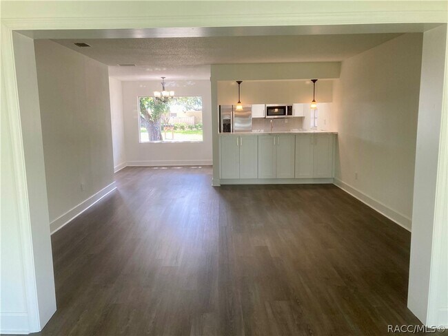 Building Photo - 11499 W Bayshore Dr