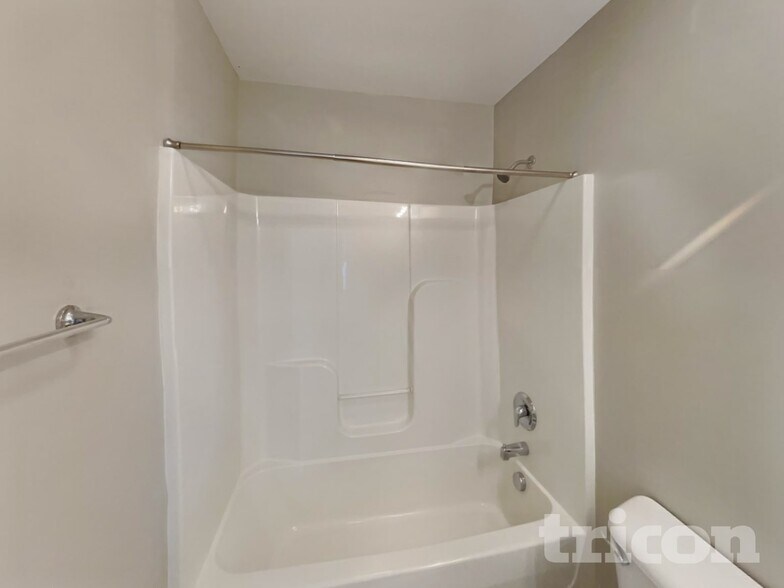 Building Photo - 1307 Creekside Dr