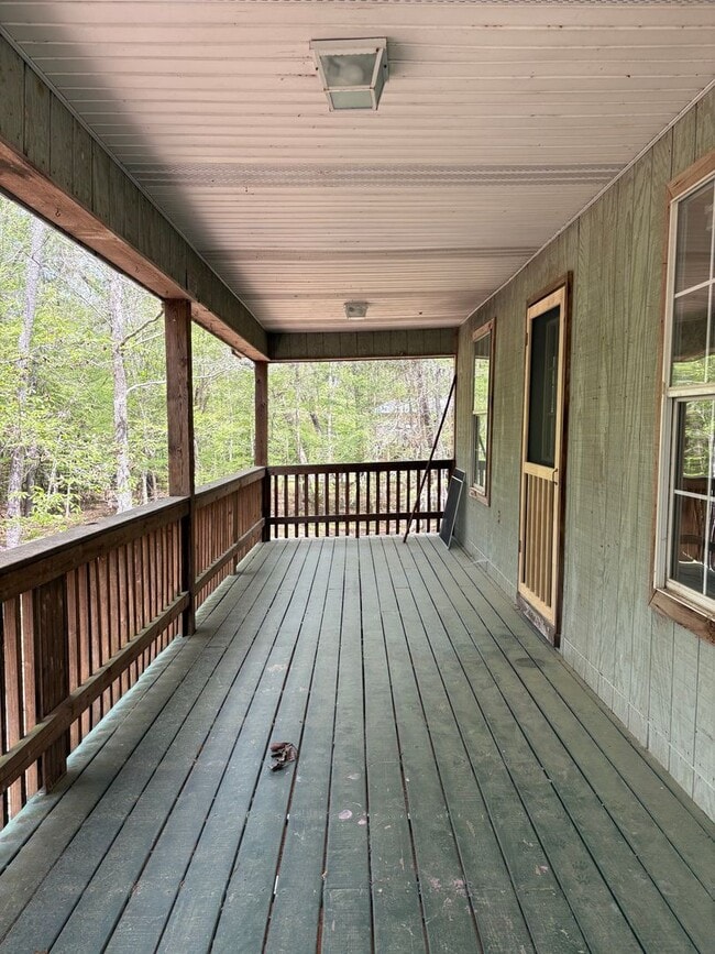 Building Photo - Cozy 2 Bedroom Retreat Available SOON!