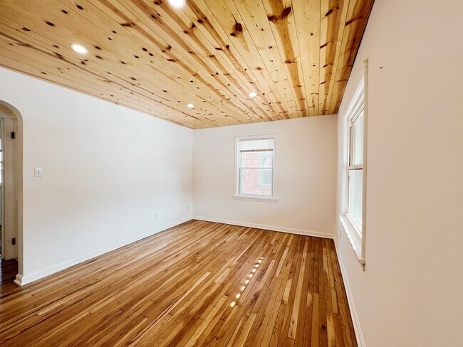 Building Photo - 4530 Wood Ave