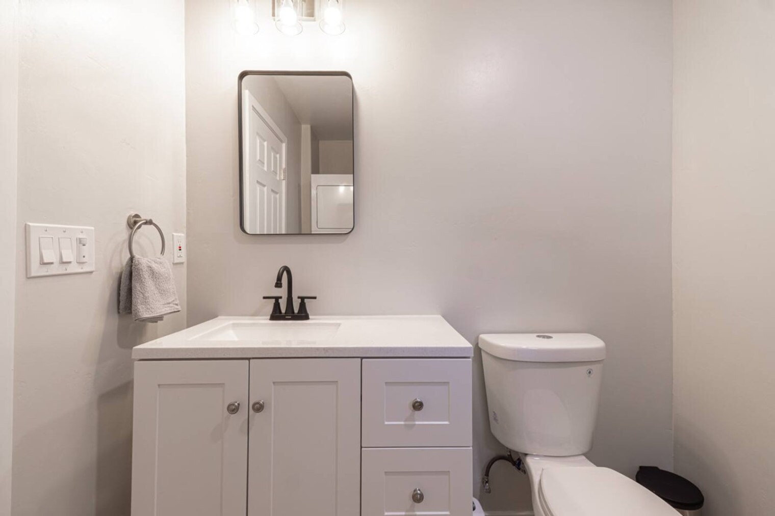 Building Photo - 8120 Melrose Ln