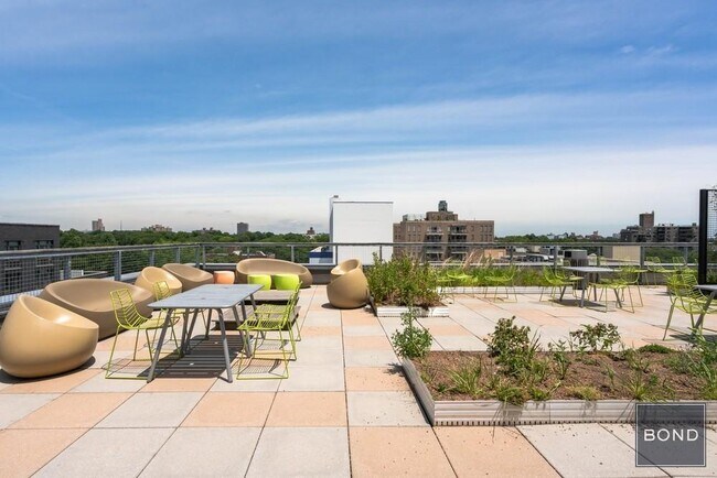 Building Photo - 22 Caton Pl