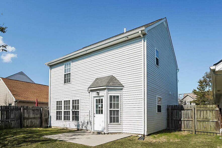 Building Photo - 2608 River Meade Way