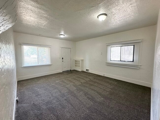 Building Photo - 3062 Adams Ave