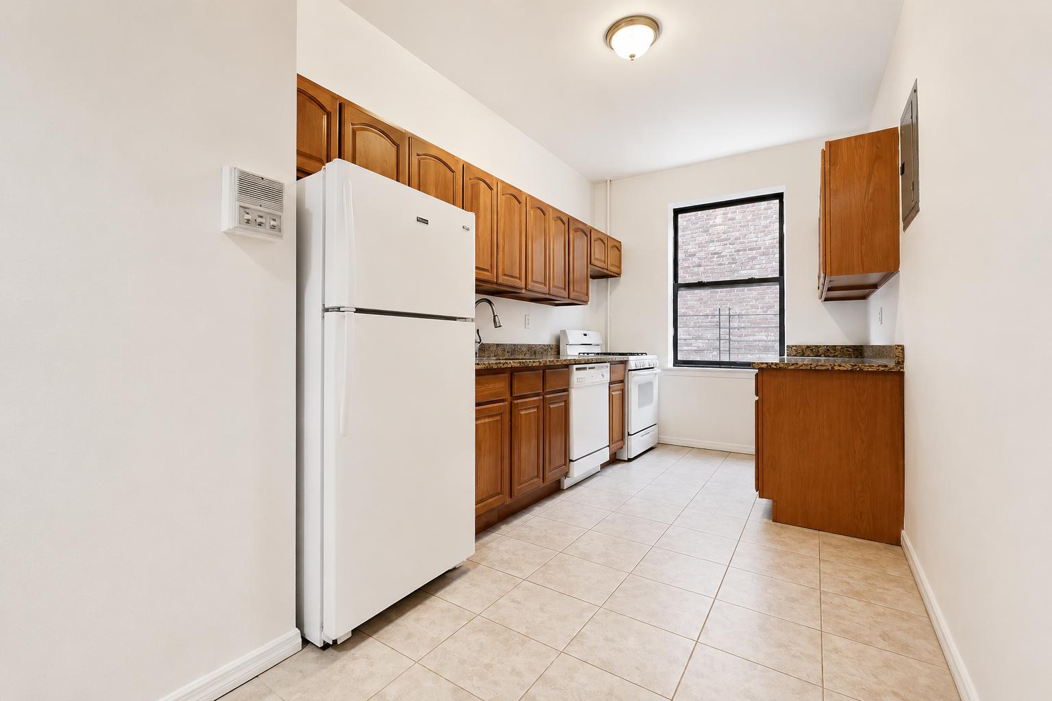 Building Photo - 1803 Riverside Dr