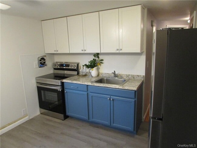 Building Photo - 1204 Parr Lake Dr