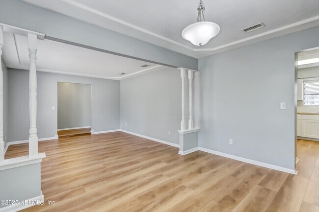 Building Photo - 3400 Red Oak Cir