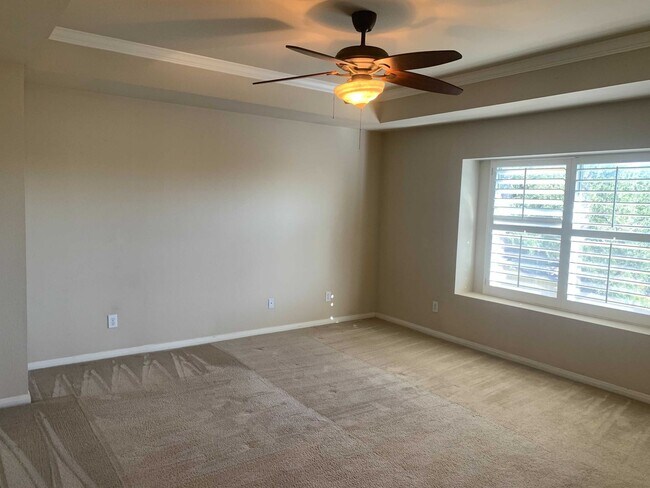 Building Photo - *MOVE IN SPECIAL* Gorgeous Four Bedroom home w/ Community POOL!!