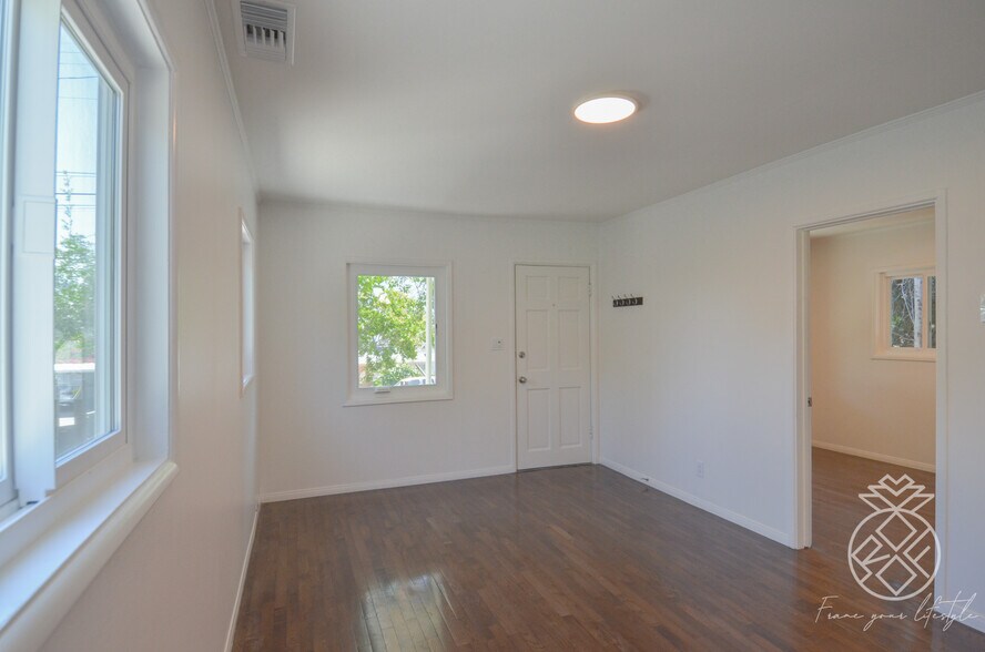 Building Photo - 2657 Piedmont Ave