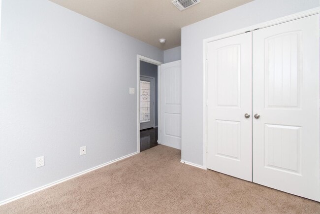 Building Photo - 4831 Rosaline Dr