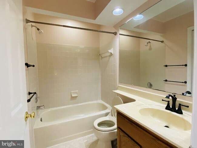 Building Photo - 12888 Hunterbrook Dr