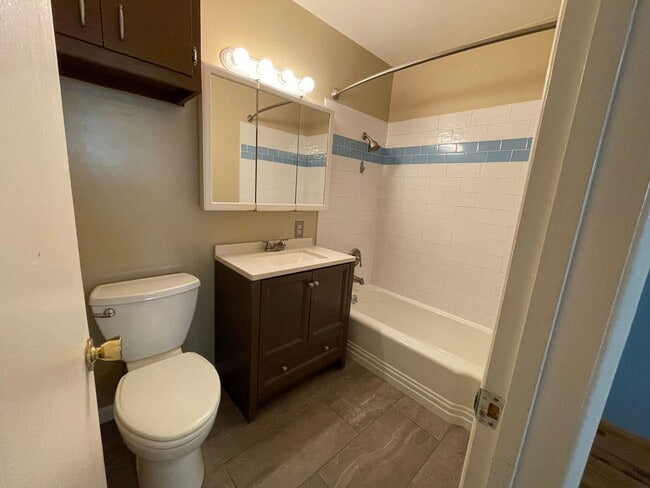 Building Photo - 1421 Samuel Way