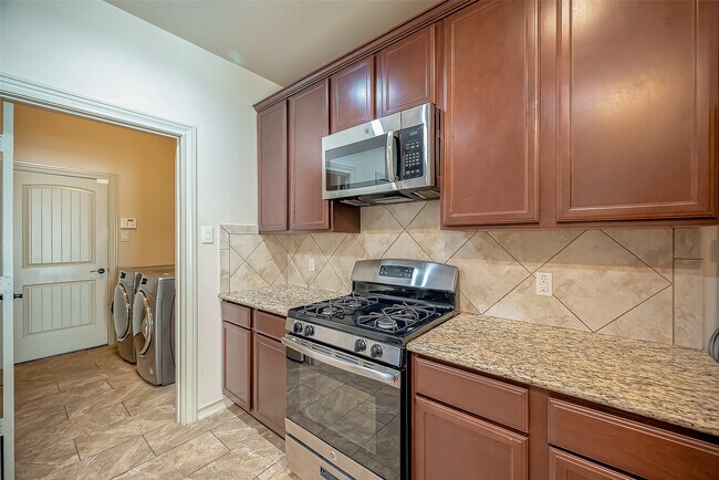 Building Photo - 2211 Argos Dr