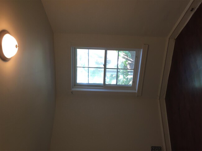 Building Photo - 30 N Dewey St