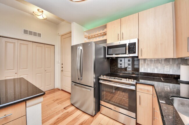 Building Photo - 3505 Sage Rd