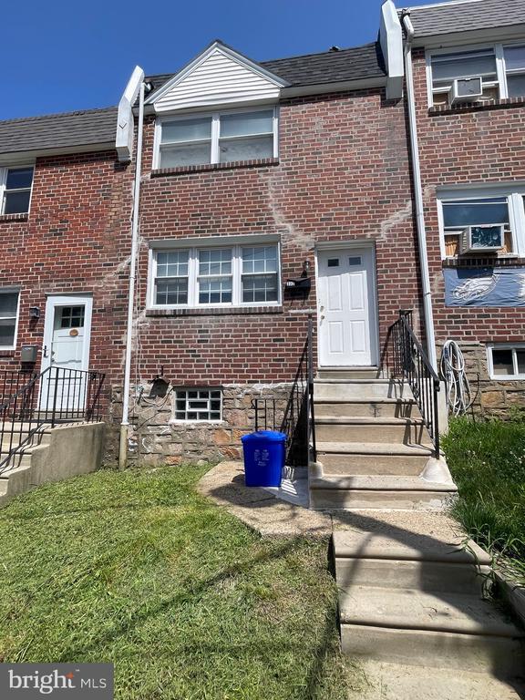 Building Photo - 332 Ripka St
