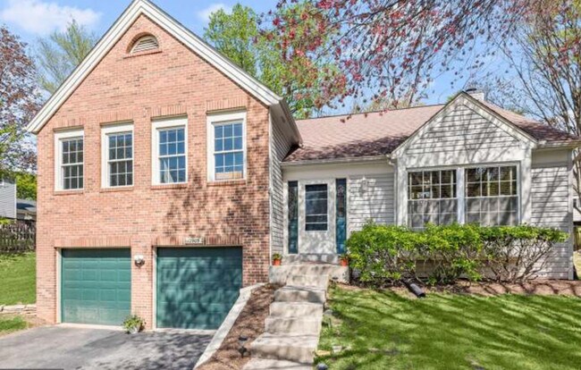 Building Photo - 12909 Summer Hill Dr