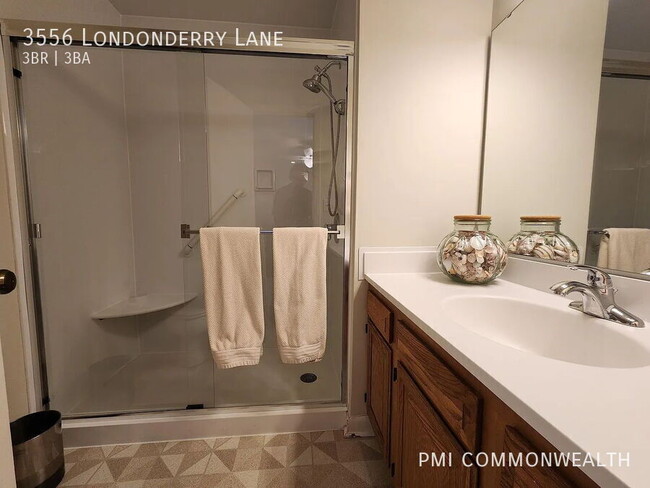 Building Photo - 3556 Londonderry Ln