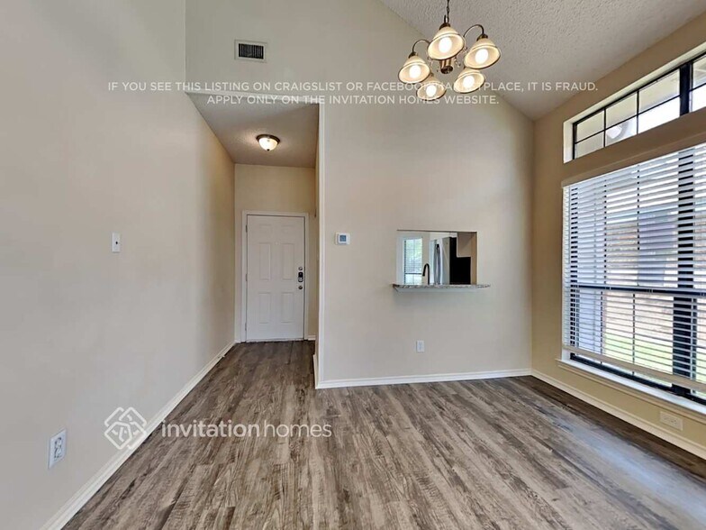 Building Photo - 2404 Beaver Run