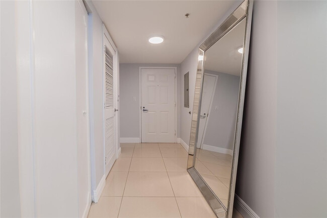 Building Photo - 16699 Collins Ave