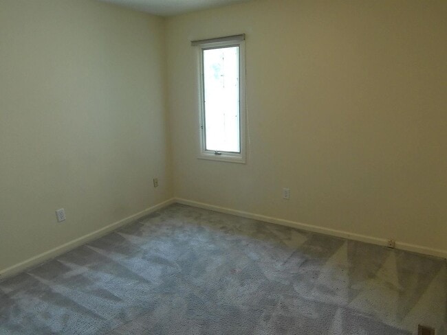 Building Photo - Spacious 4-Bedroom Home with Finished Base...