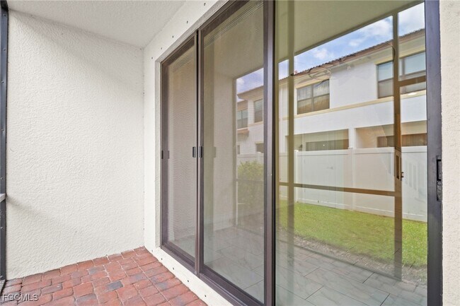 Building Photo - 15851 Portofino Springs Blvd