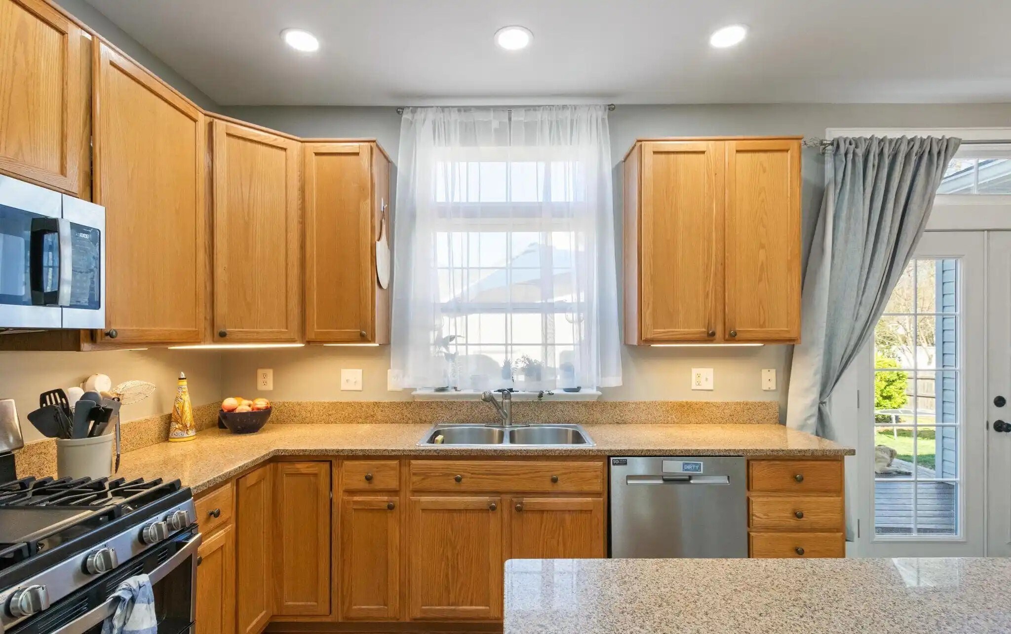 Building Photo - 6 Beau Ridge Dr