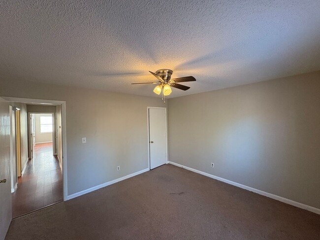 Building Photo - For Rent