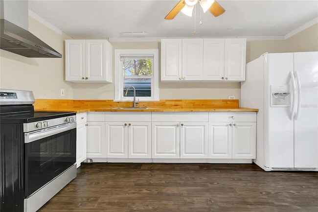 Building Photo - 1204 34th St