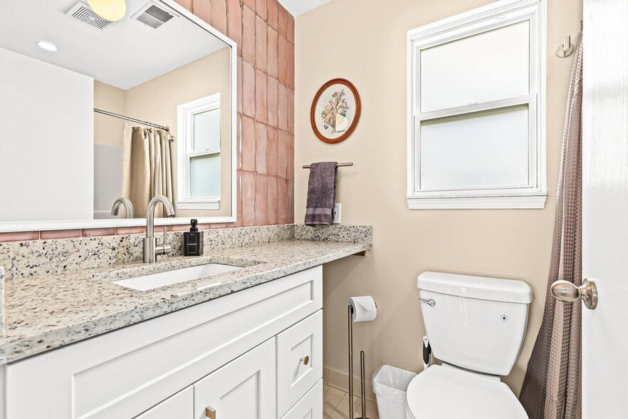 Building Photo - 18340 Mesle St