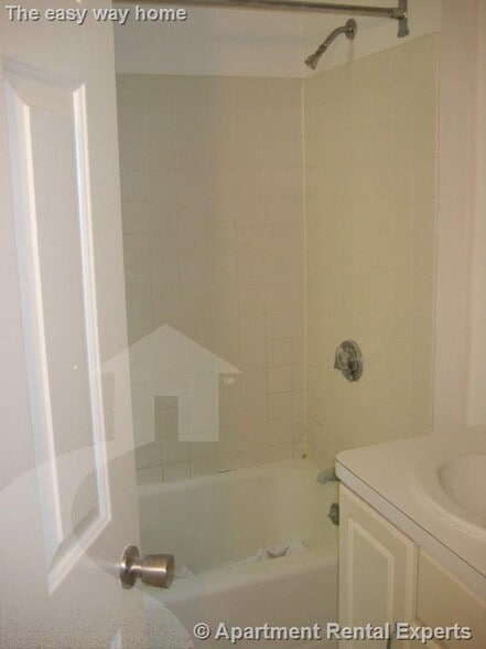 Building Photo - 339 Broadway