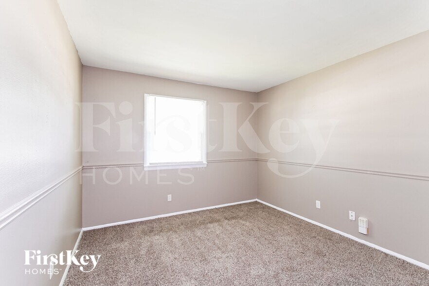 Building Photo - 510 Impala Ln