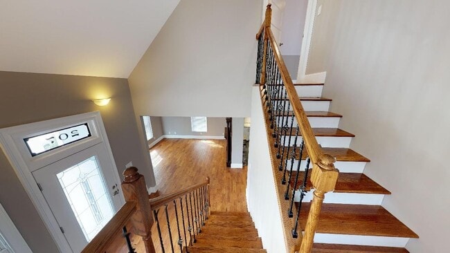 Building Photo - 5BR/3BA Fort Sanders Home | Steps from Cam...