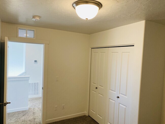 Building Photo - 5553 E Bollo St