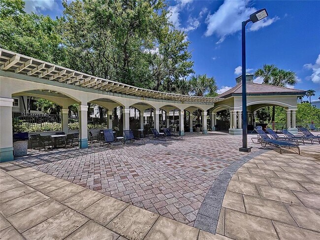 Building Photo - 704 Seagate Dr