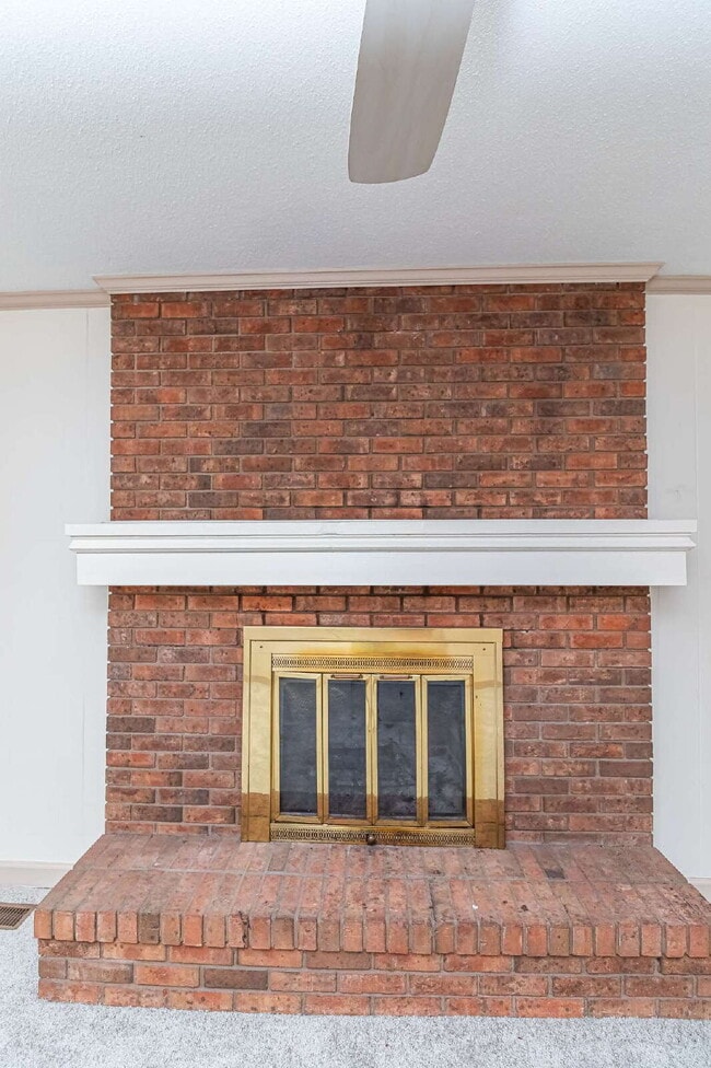 Building Photo - SPACIOUS Brick Home in Goldsboro (Wayne Memorial Drive area)
