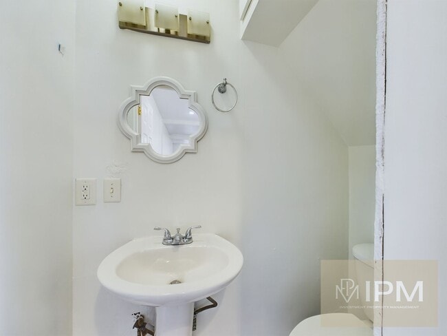 Building Photo - Spacious 4 Bedroom, 1 Bath Home in York, Pa!